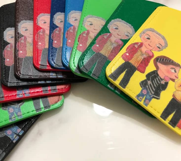 十種顏色的彩印證件套扇形展開